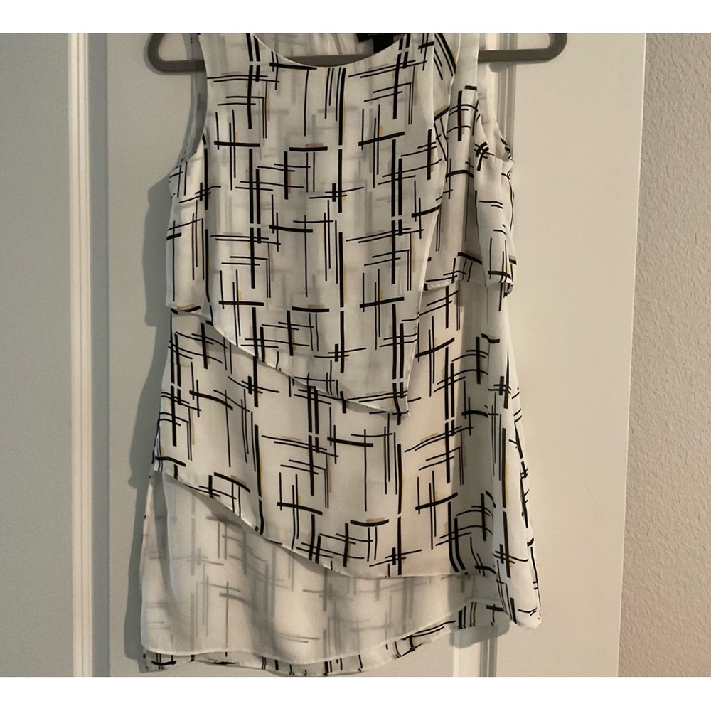 Brand New White House Black market blouse with tags size XXS